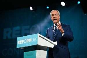 Medic controversat leagă cancerul regelui Charles de vaccinul anti-Covid la conferinţa Reform UK